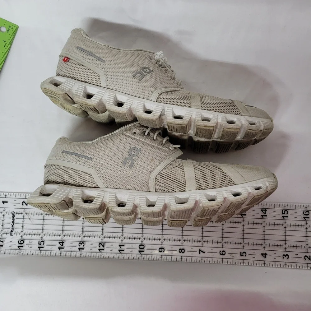 On Cloud 5‎ Running Shoes Sand Beige Womens 8.5 Low Top Sneakers 59.98773